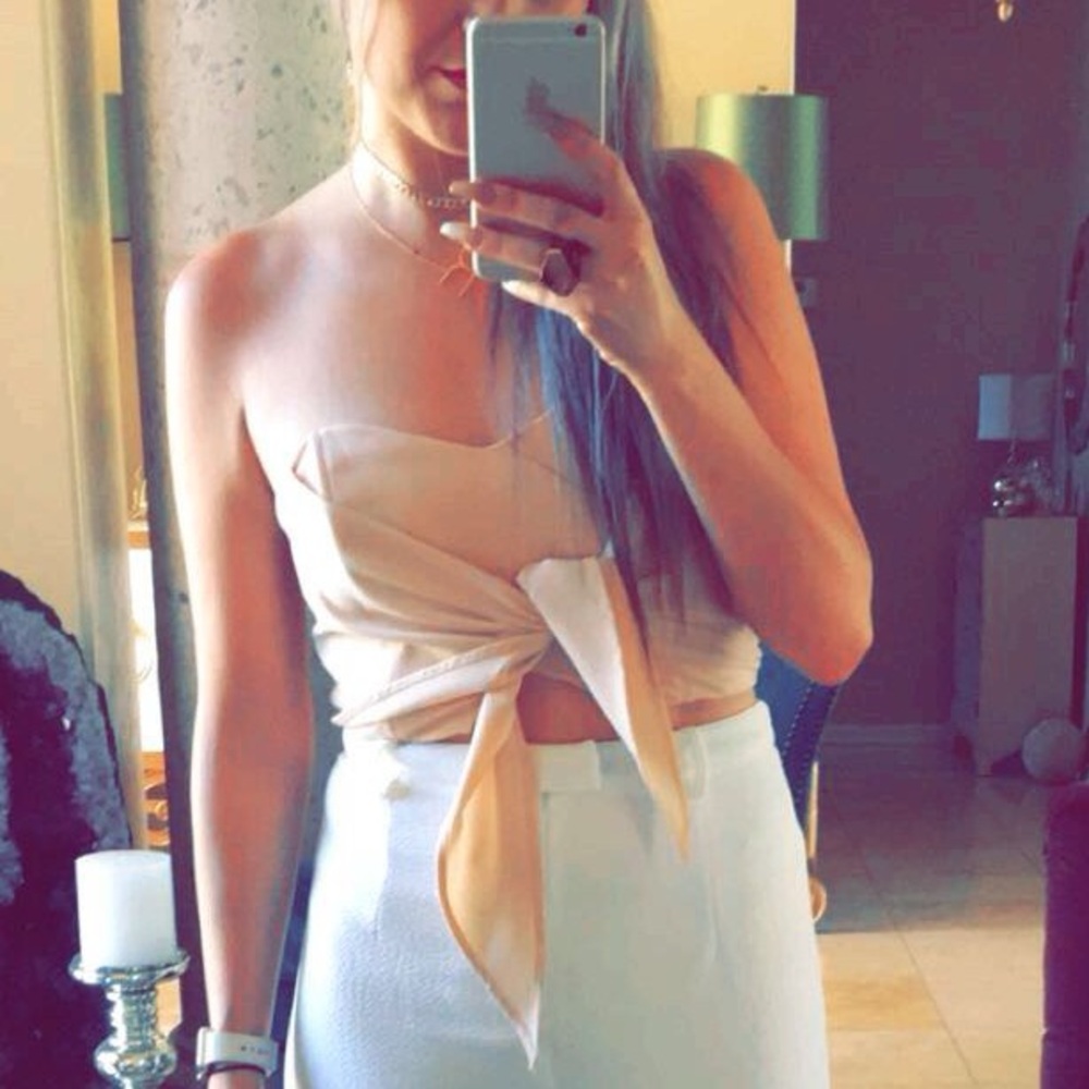 Missguided Beige Tie-Front Crop Top
